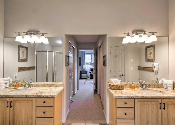 Holiday home Walk To Lift: W/ Hot Tub Copper Mountain