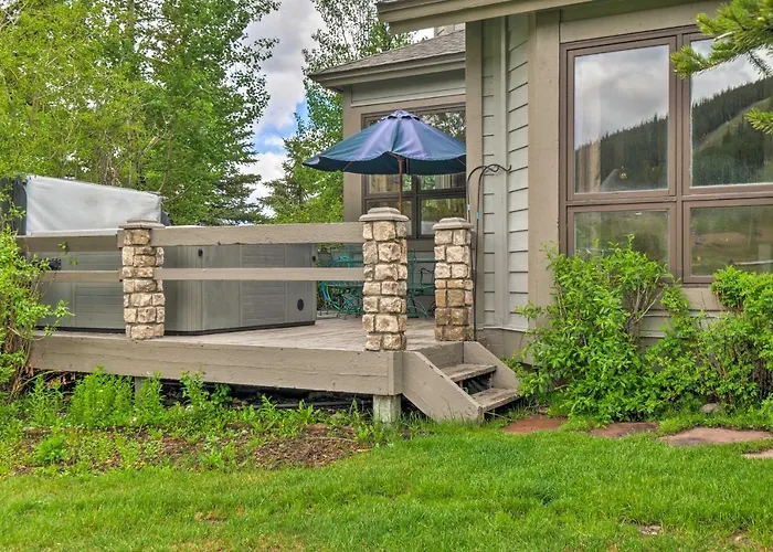 Walk To Lift: W/ Hot Tub Holiday home